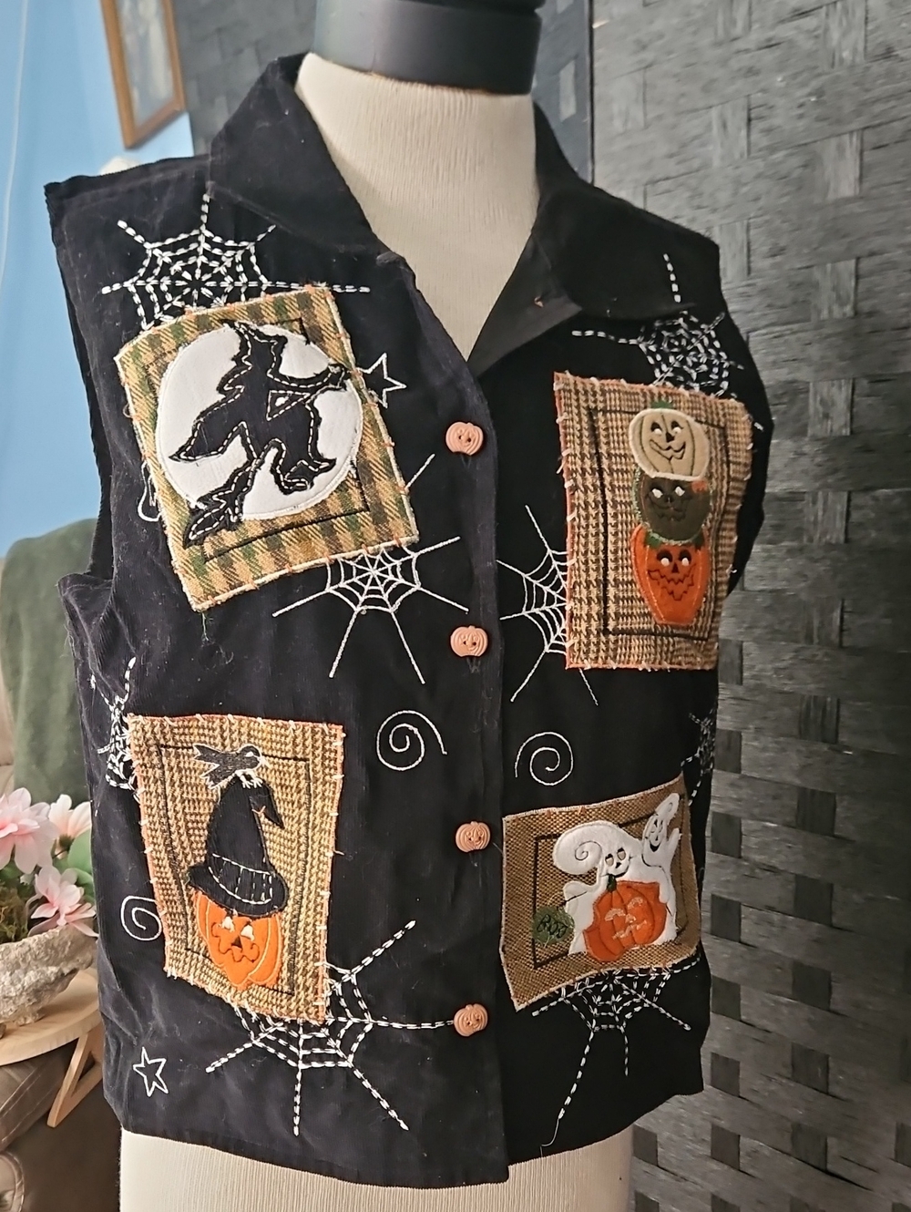 Tantrums Black Halloween Patchwork Vest with Orange & Cream Accents Size Medium - Picture 8 of 11